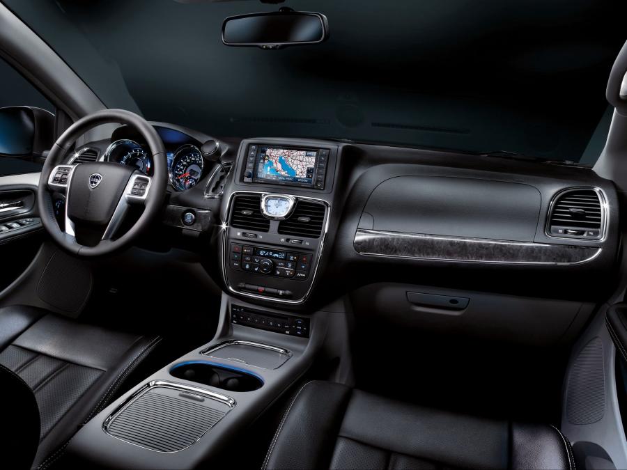  Lancia Voyager 2011 года  (фото 57 из 66)